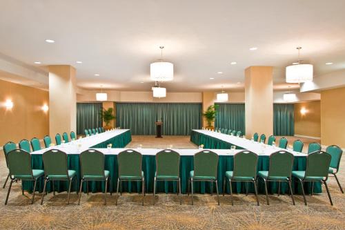 Holiday Inn Miami Beach-Oceanfront image 43