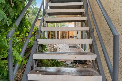The Tingley Gardens B - An Irvie Home - image 6