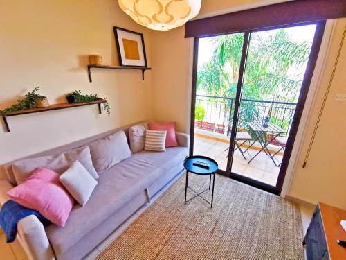 Lazy Days Pool Apartments