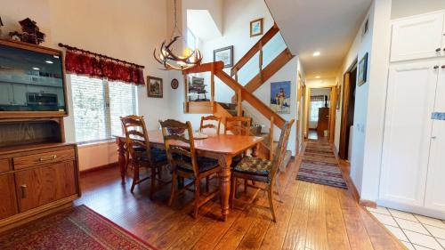 Snowcreek 638 Apartment - main image