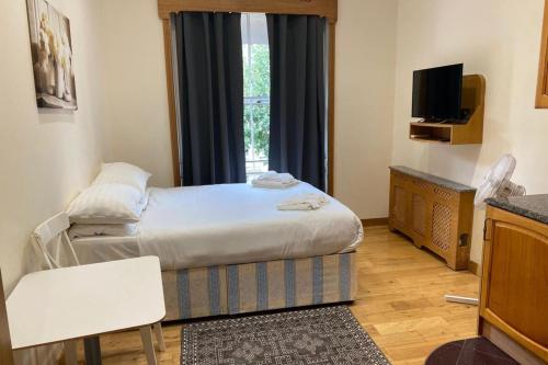 Bright Studio for 2 Near Hyde Park- R15-BUILDING32