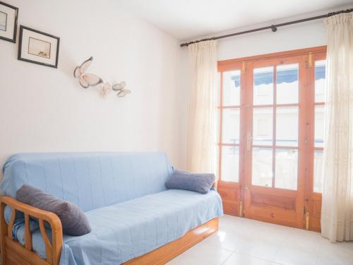 One-Bedroom Apartment image 2