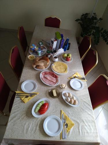 Gościniec w ogrodzie