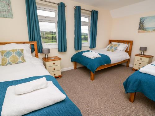 Lower Pentre - image 10