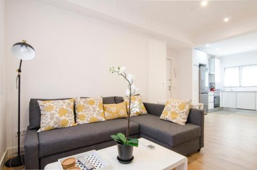 Modern and cozy- 2 bedrooms 2 bathrooms- San Eugenio- MintyStay