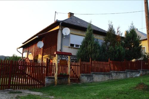  Csipkés Apartmanház, Pension in Aggtelek bei Teresztenye