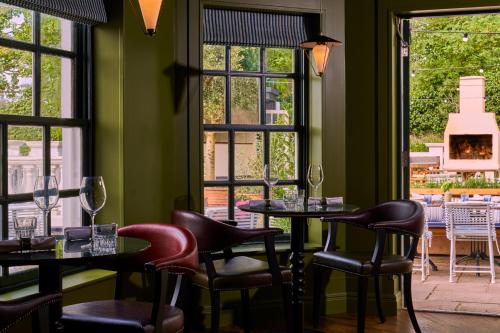 Mitre Hotel - image 9