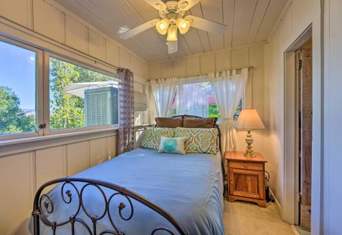 Romantic Lakeside Getaway Near Wineries and Beach!