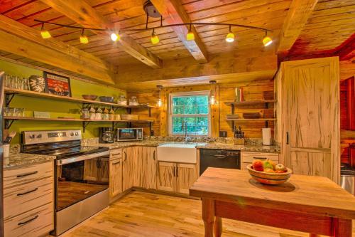 Cabin in the Woods Deck Game Room Hot Tub - image 5