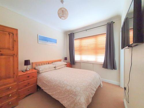 Friars Walk houses with 2 bedrooms, 2 bathrooms, fast Wi-Fi and private parking