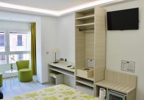 2 twin beds