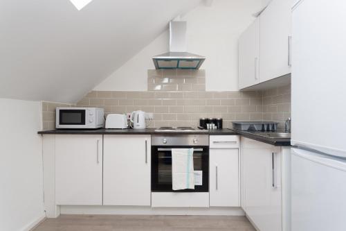 Kirkstall House, Leeds (photo 10)