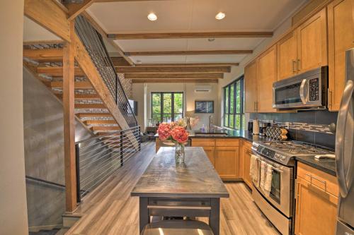 Upscale Home with Patio Walk to Green Lake Park - image 3