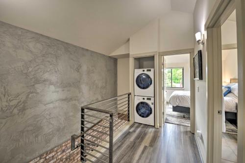 Upscale Home with Patio Walk to Green Lake Park - image 7