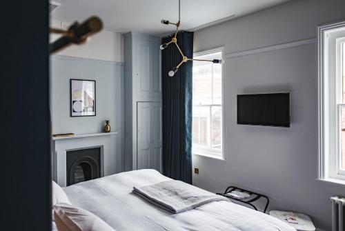 The Masons Arms Hotel - image 11