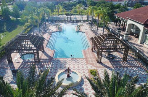 9BR Mansion - Family Resort - Private Pool, Hot Tub, BBQ!