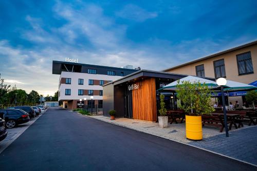 Hotel Viktorosa - image 2
