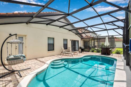 4BR Family Home - Private Pool BBQ And Games! - image 5