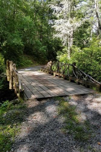 Hike, Fish and Relax Rural Craftsman in Glenville!