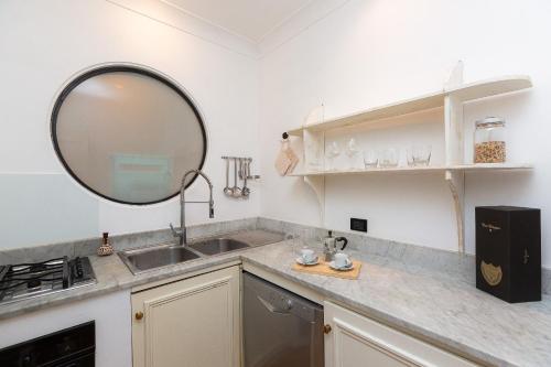 Amazing New Penthouse with terrace Jewish Ghetto - image 5