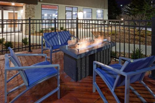 Holiday Inn Express Hotel & Suites Minneapolis-Golden Valley, an IHG Hotel