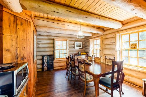 Chateau McClelland & Guest Cottage - image 6