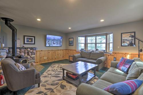 Quiet Chalet with Big Views - Walk to Tahoe Skiing! - image 7