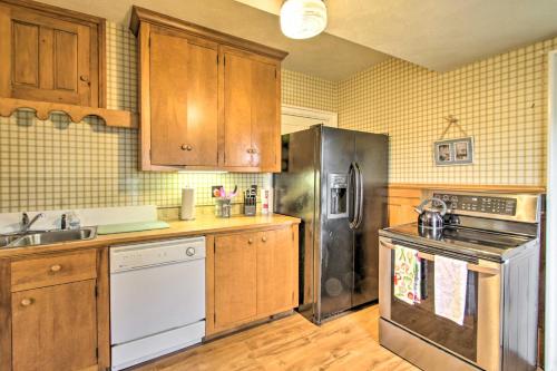 Classic Cape-Style Home on 550 Acre Vineyard! - image 7