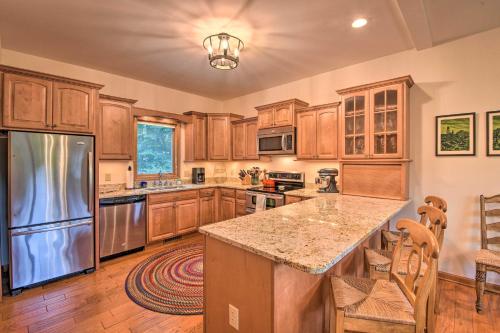 Quiet Riverfront Escape with Deck and Fly Fishing! in Sapphire, USA