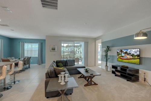 5BR Mansion - Family Resort - Private Pool BBQ Theater! - image 2