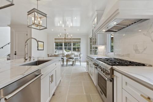 THE ABOVE SIGNATURE ESTATE estate - image 7