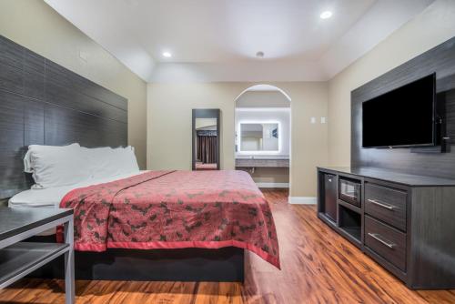 Scottish Inns & Suites IAH Airport-Beltway 8