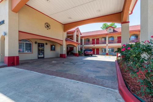 Scottish Inns & Suites IAH Airport-Beltway 8 – Houston, TX