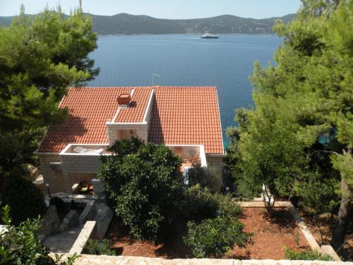 3 bedrooms, 5 beds