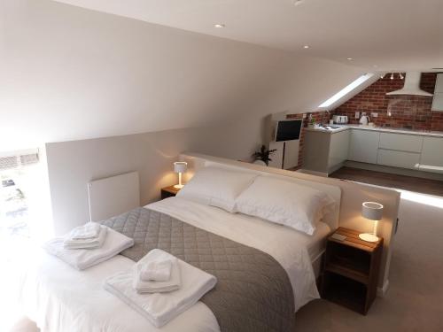 The Barn, Boutique Self-Catering Apartment - Belvoir Suite