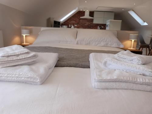 The Barn, Boutique Self-Catering Apartment - Belvoir Suite