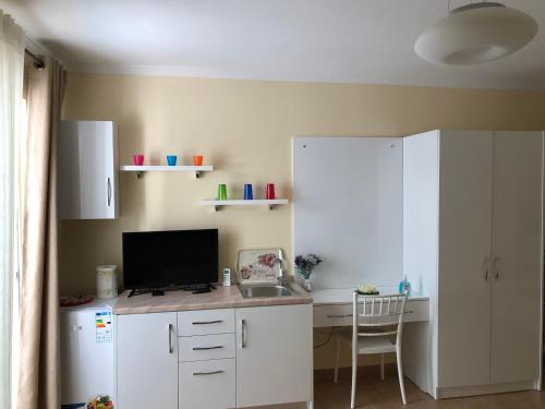 Alb's Apartment 1
