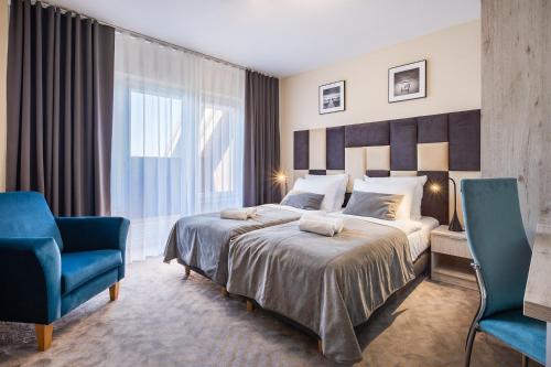 2 twin beds