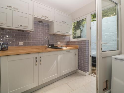 7 Horse Lane - image 7