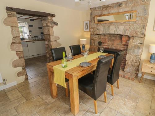 Rainforest Cottage in Ruspidge