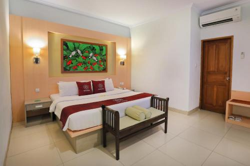 Junior Suite room in Puri Saron Hotel Seminyak