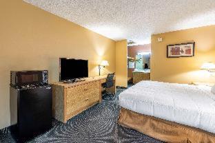 Americas Best Value Inn & Suites St. Marys