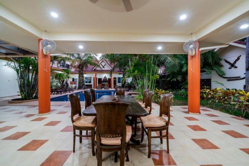 芭提雅 汇雅别墅 Pattaya Swimming Pool Villa ( 芭提雅 汇雅别墅 Pattaya Swimming Pool Villa )