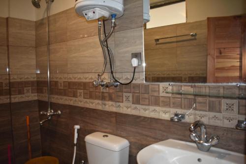 Hotel Royal Inn, Murree (photo 9)