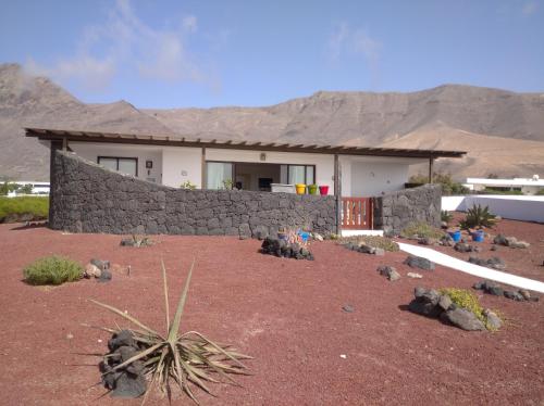Sands of Famara Beach Bungalow gîte à louer Famara