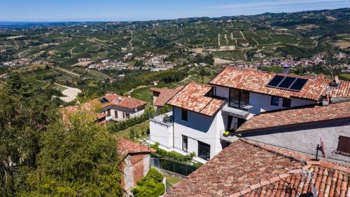  Casa Tina Holiday Home in Diano dʼAlba
