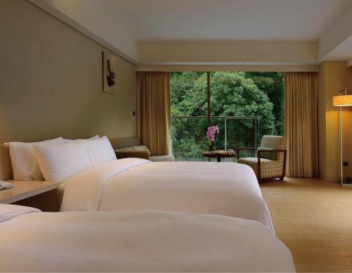 2 double beds
