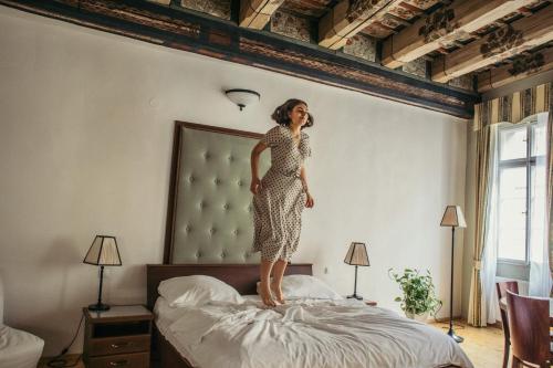 Residence Thunovska - image 14