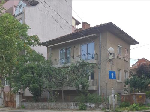 Sunny Apartment in Strumsko Industrial Zone