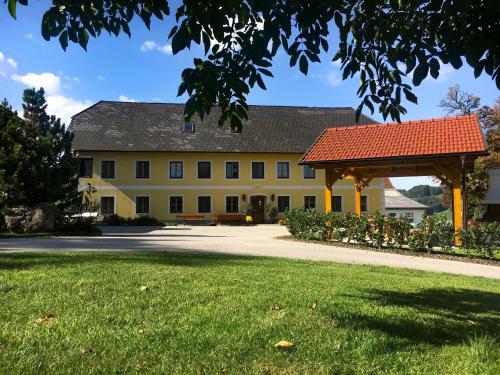 Familienbauernhof Salmanner, Pension in Steinbach an der Steyr bei Sierning